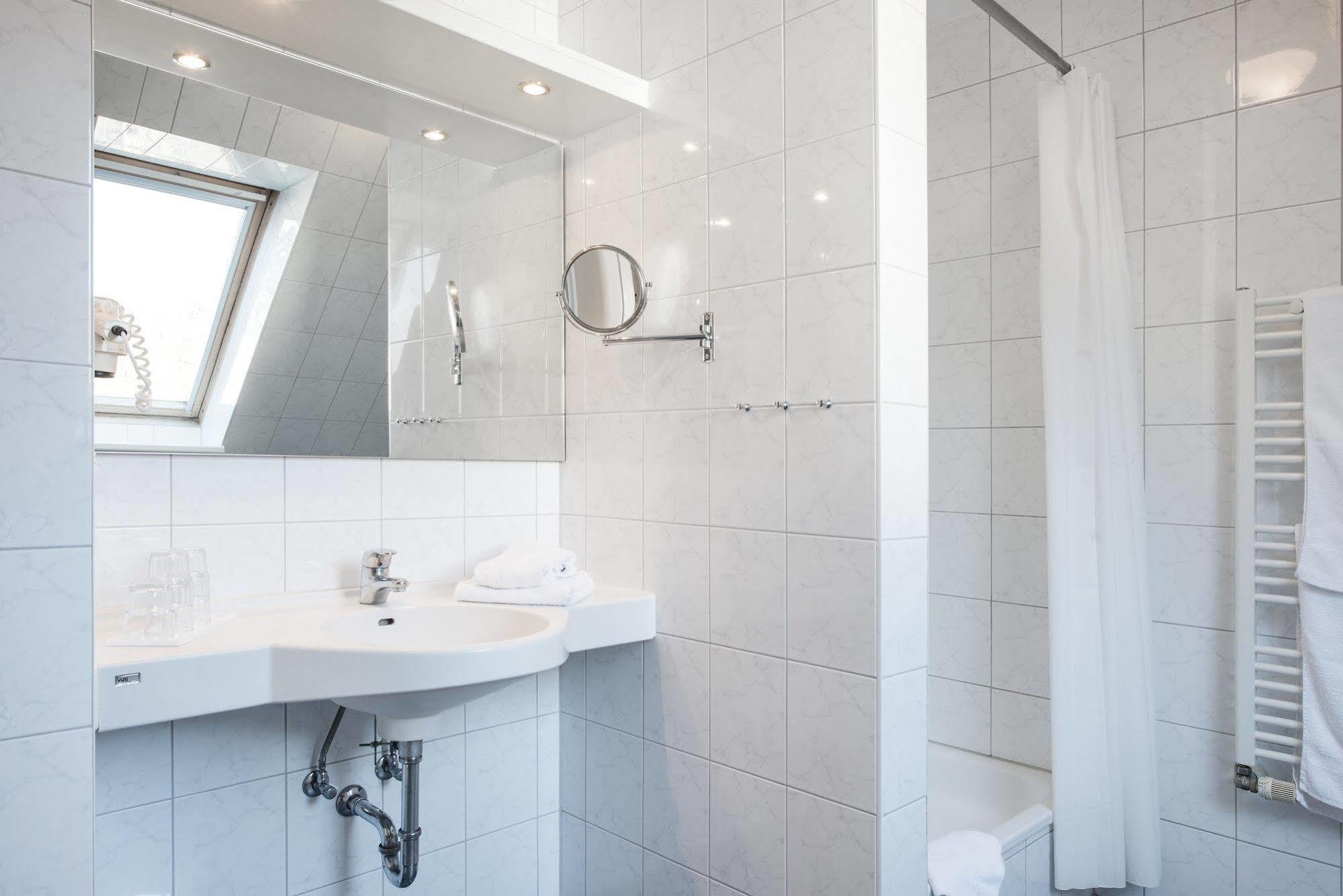 Aparthotel Kuehlungsborn, Villa Am Konzertgarten Luaran gambar