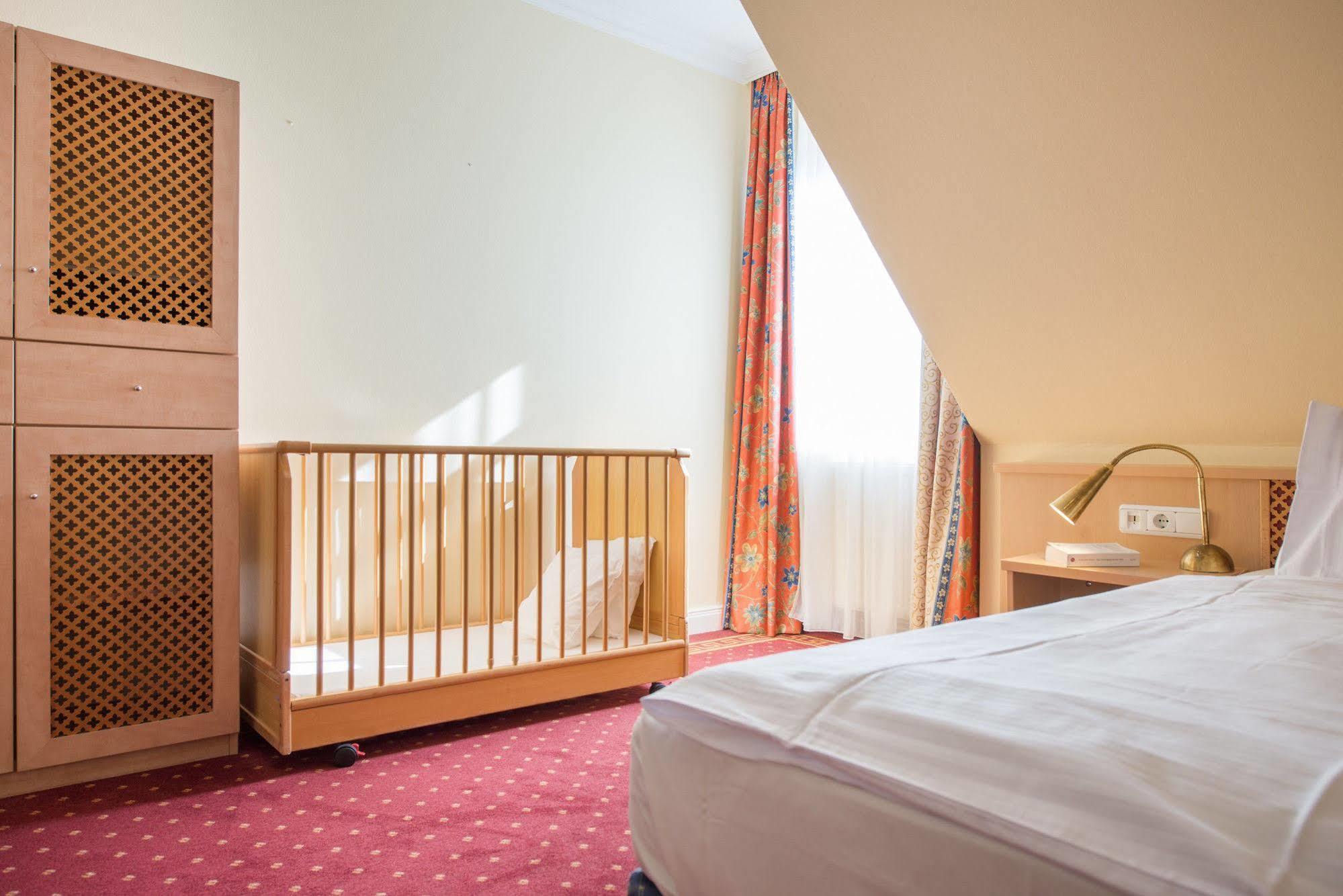 Aparthotel Kuehlungsborn, Villa Am Konzertgarten Luaran gambar