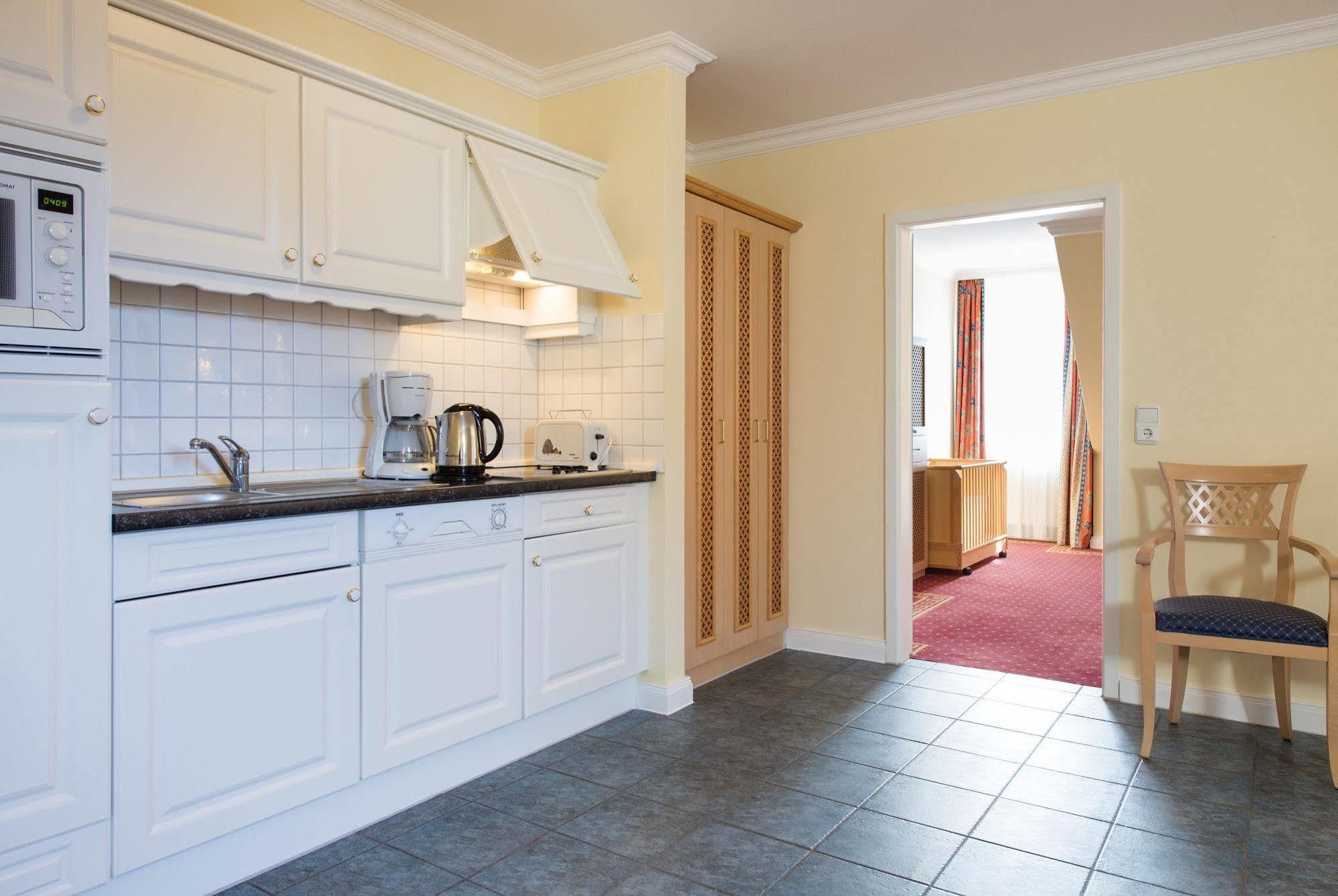 Aparthotel Kuehlungsborn, Villa Am Konzertgarten Luaran gambar