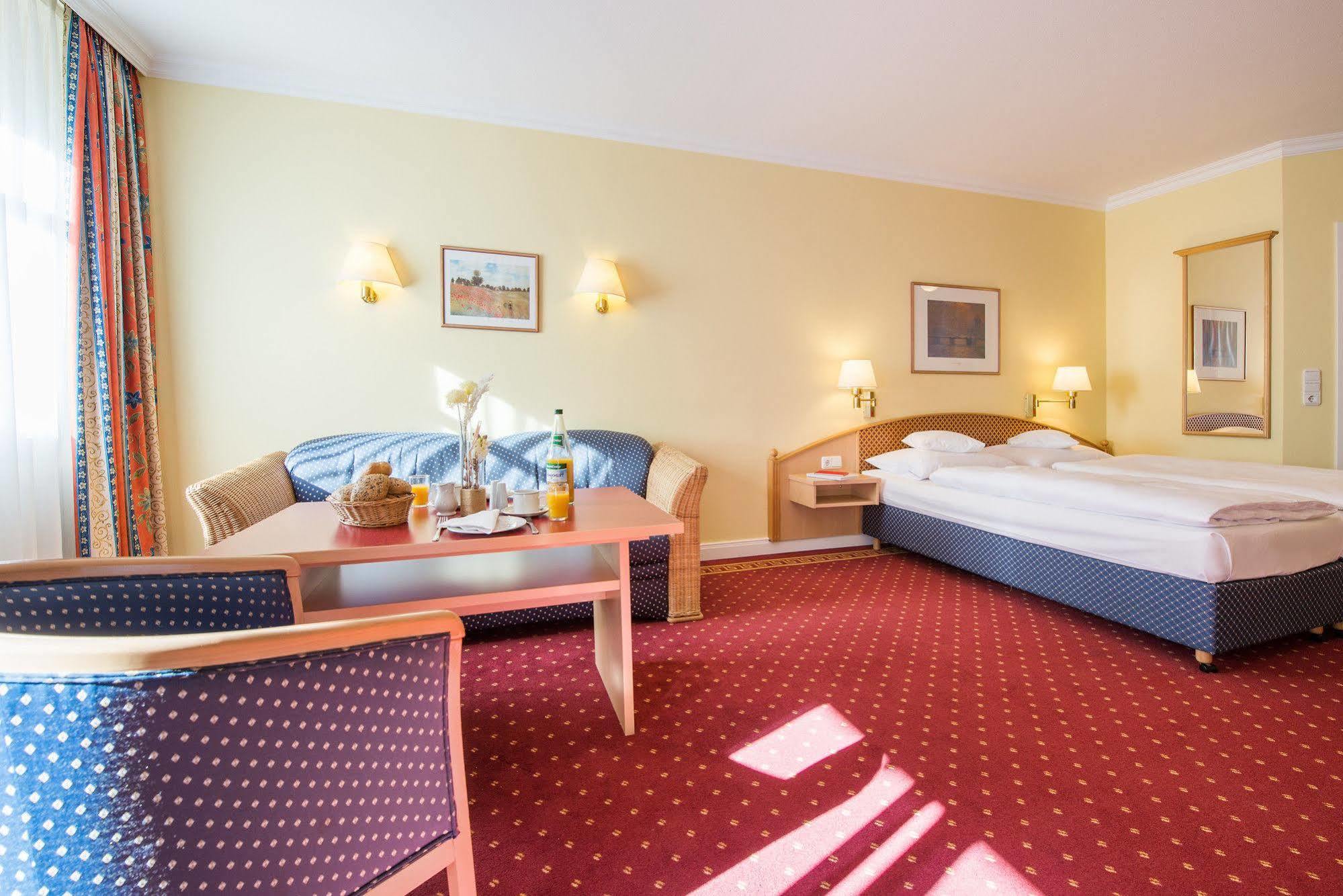 Aparthotel Kuehlungsborn, Villa Am Konzertgarten Luaran gambar